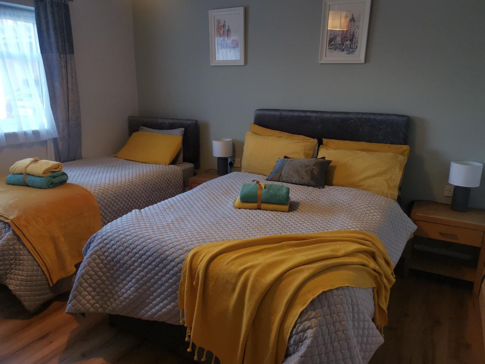 Tranquil Unit Close To Kells Килкени Екстериор снимка