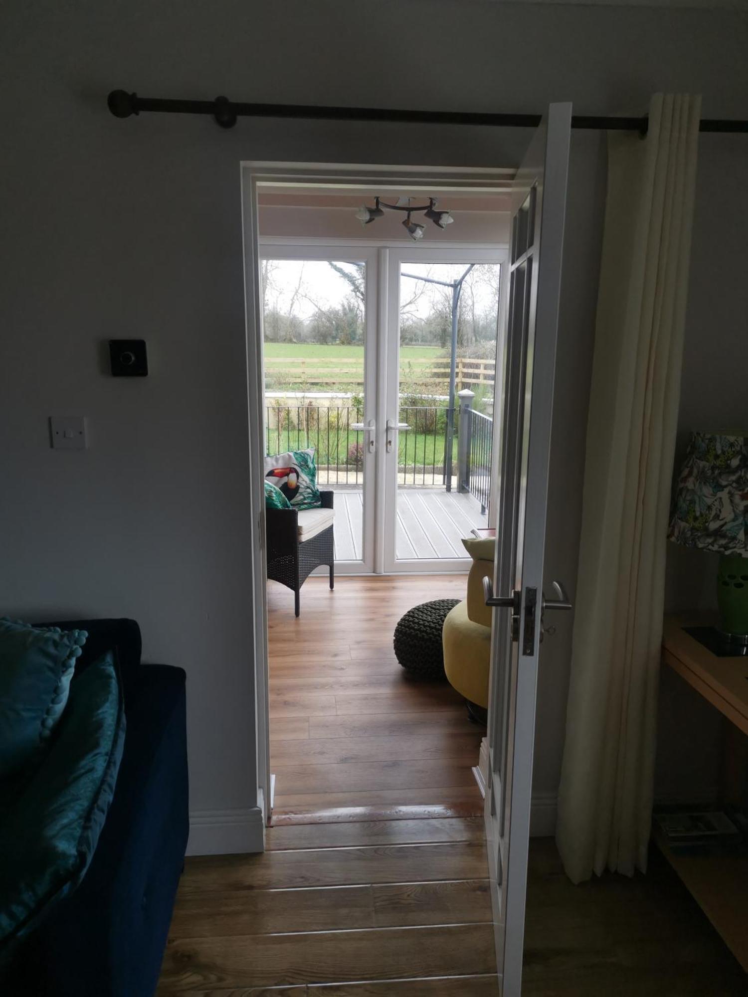 Tranquil Unit Close To Kells Килкени Екстериор снимка